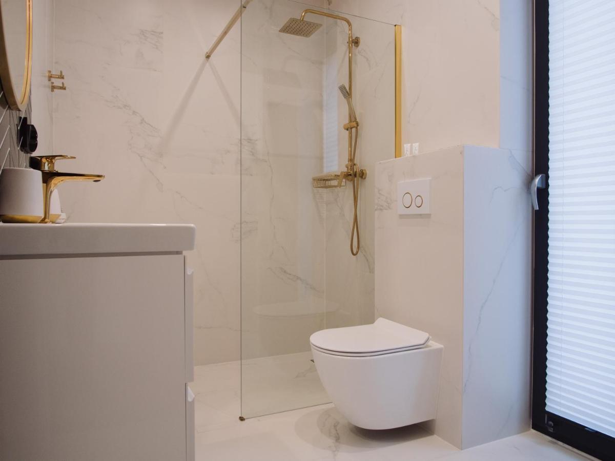 Apartament Nad Strumykiem Z Ogrodkiem - Dream Apart Apartment อุสทรอน ภายนอก รูปภาพ