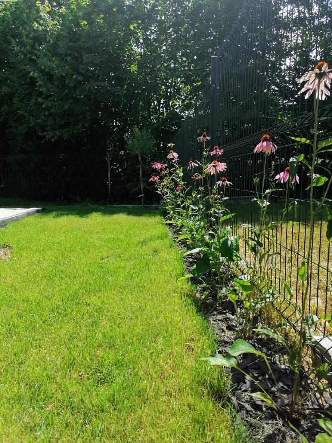 Apartament Nad Strumykiem Z Ogrodkiem - Dream Apart Apartment อุสทรอน ภายนอก รูปภาพ